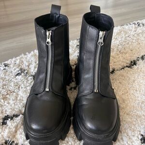 Black Leather Lug Boots- 8.5